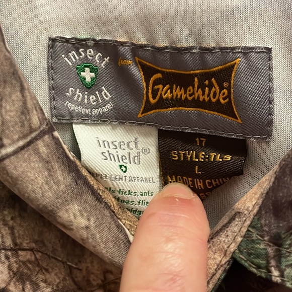 Men's camouflage INSECT + SHIELD GAMEHIDE long sleeve button down shirt. Size L - Picture 3 of 4
